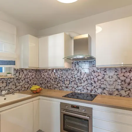 Four-bedroom In Brist
