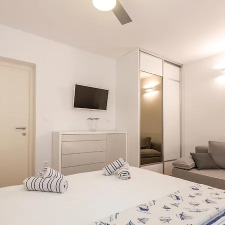 Four-bedroom In Brist