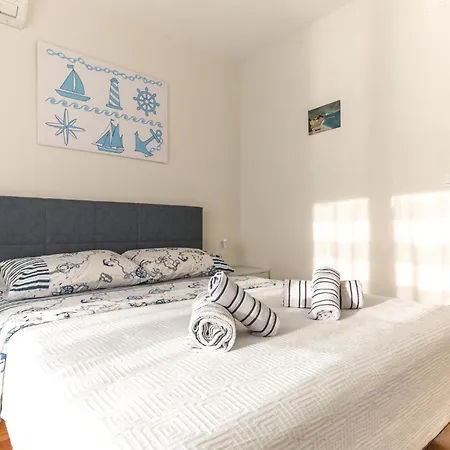 Four-bedroom In * Brist